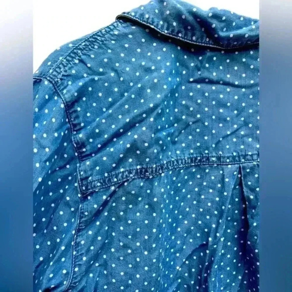 Tinsel Chambray Blue Polka Dot Button Down Shirt S C7 - Picture 2 of 5